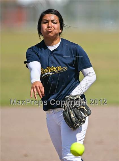 Thumbnail 2 in Golden Valley vs Mira Monte (Mira Monte Invitational) photogallery.