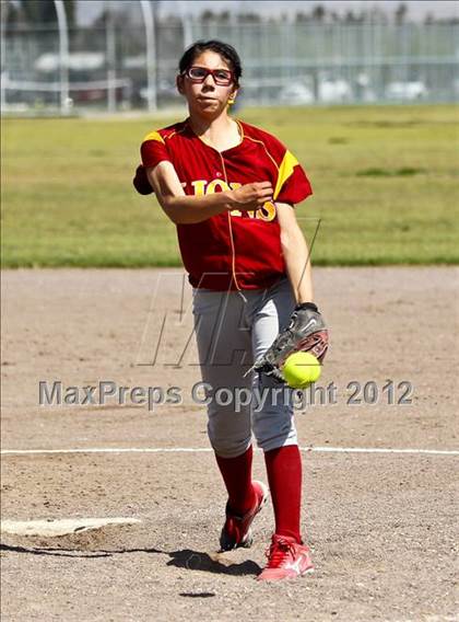 Thumbnail 3 in Golden Valley vs Mira Monte (Mira Monte Invitational) photogallery.