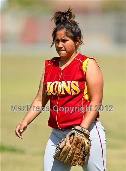 Thumbnail 2 in Golden Valley vs Mira Monte (Mira Monte Invitational) photogallery.