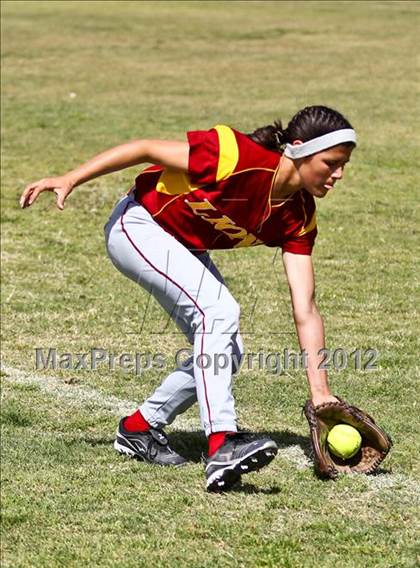 Thumbnail 3 in Golden Valley vs Mira Monte (Mira Monte Invitational) photogallery.