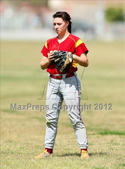 Thumbnail 2 in Golden Valley vs Mira Monte (Mira Monte Invitational) photogallery.
