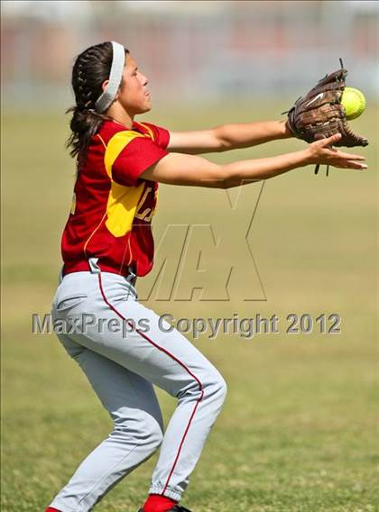 Thumbnail 3 in Golden Valley vs Mira Monte (Mira Monte Invitational) photogallery.
