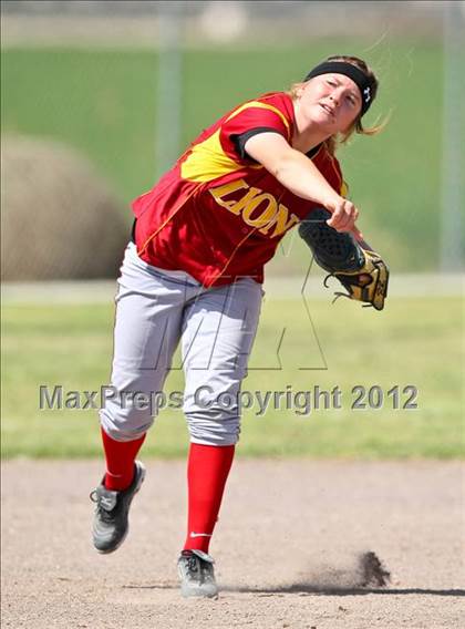 Thumbnail 3 in Golden Valley vs Mira Monte (Mira Monte Invitational) photogallery.