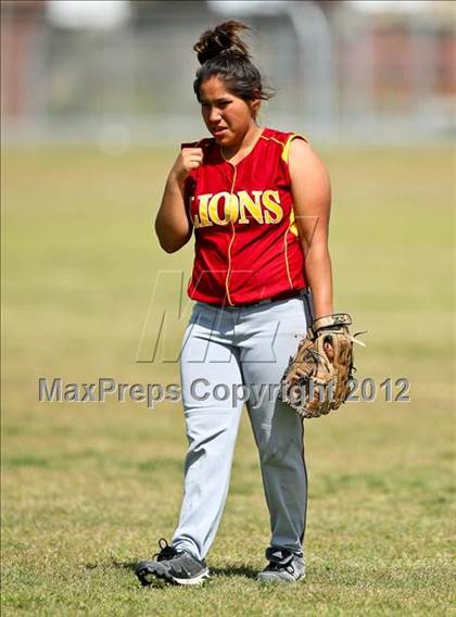 Thumbnail 2 in Golden Valley vs Mira Monte (Mira Monte Invitational) photogallery.
