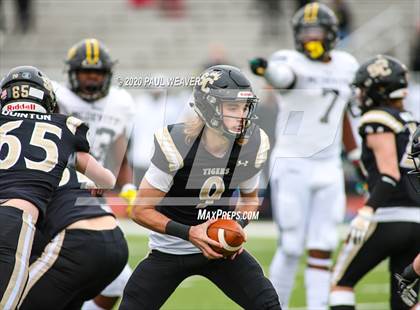 Thumbnail 3 in Bishop McDevitt vs. Southern Columbia Area (PIAA 2A Semifinal Playoff) photogallery.