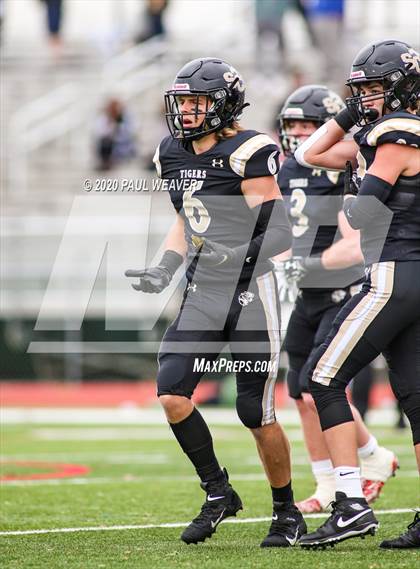Thumbnail 2 in Bishop McDevitt vs. Southern Columbia Area (PIAA 2A Semifinal Playoff) photogallery.