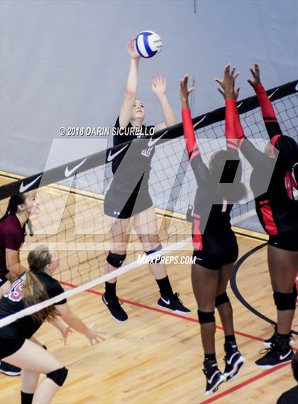 Thumbnail 3 in Faith Lutheran vs. Lee County (NIKE Tournament of Champions) photogallery.