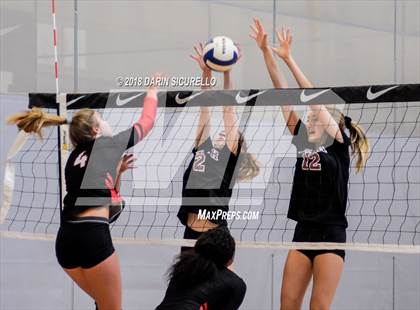 Thumbnail 3 in Faith Lutheran vs. Lee County (NIKE Tournament of Champions) photogallery.