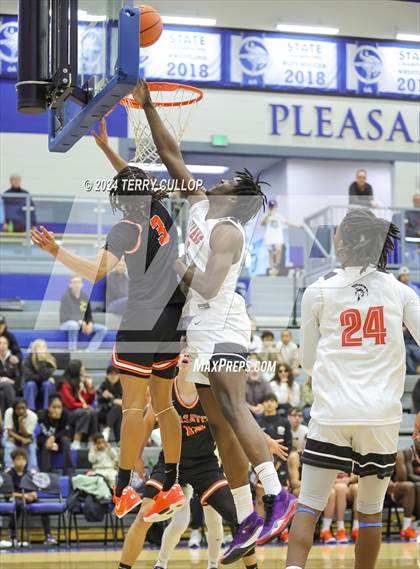 Thumbnail 1 in Veritas Academy vs. Wasatch Academy (5 for the Fight National Hoopfest) photogallery.