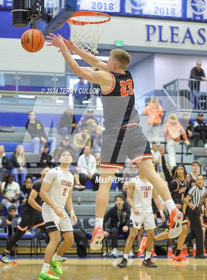 Thumbnail 2 in Veritas Academy vs. Wasatch Academy (5 for the Fight National Hoopfest) photogallery.