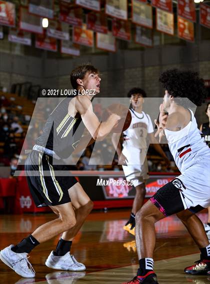 Thumbnail 3 in Capistrano Valley vs. Centennial (Mater Dei Extravaganza) photogallery.