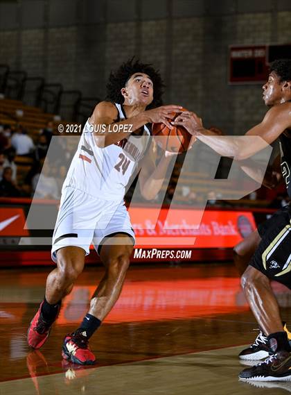 Thumbnail 1 in Capistrano Valley vs. Centennial (Mater Dei Extravaganza) photogallery.