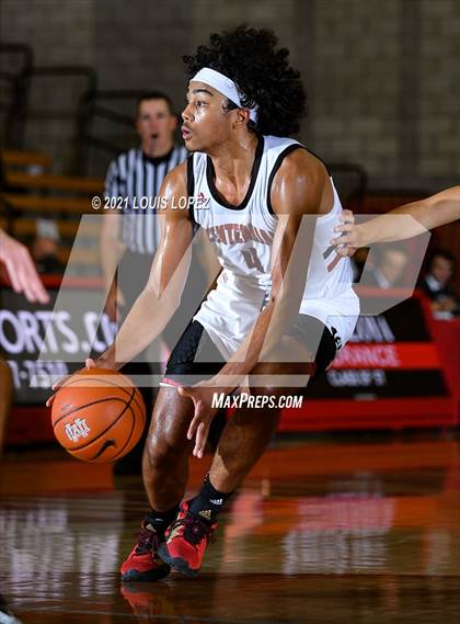 Thumbnail 2 in Capistrano Valley vs. Centennial (Mater Dei Extravaganza) photogallery.