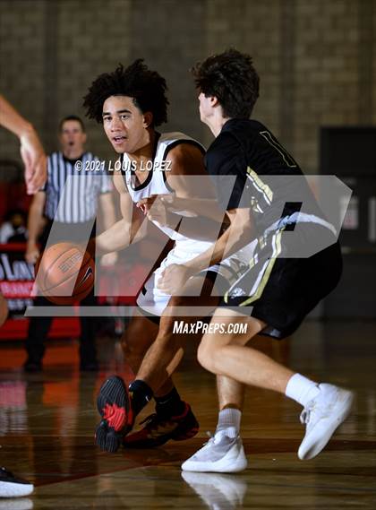 Thumbnail 2 in Capistrano Valley vs. Centennial (Mater Dei Extravaganza) photogallery.