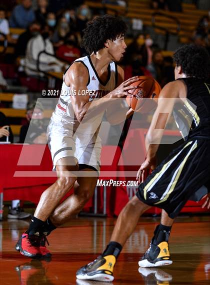 Thumbnail 2 in Capistrano Valley vs. Centennial (Mater Dei Extravaganza) photogallery.