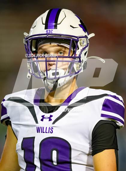 Thumbnail 2 in The Woodlands vs Willis photogallery.