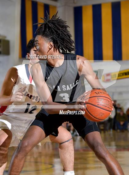 Thumbnail 3 in De La Salle vs. Campolindo (Gridley Invitational) photogallery.