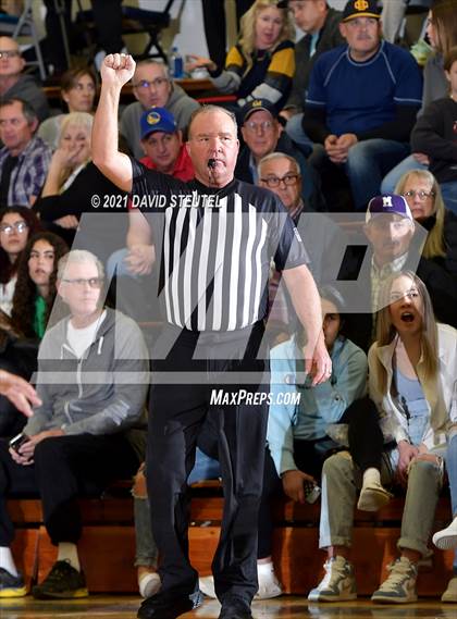Thumbnail 1 in De La Salle vs. Campolindo (Gridley Invitational) photogallery.