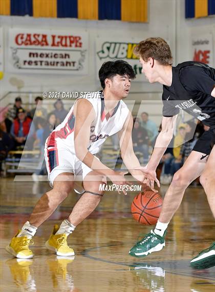Thumbnail 2 in De La Salle vs. Campolindo (Gridley Invitational) photogallery.