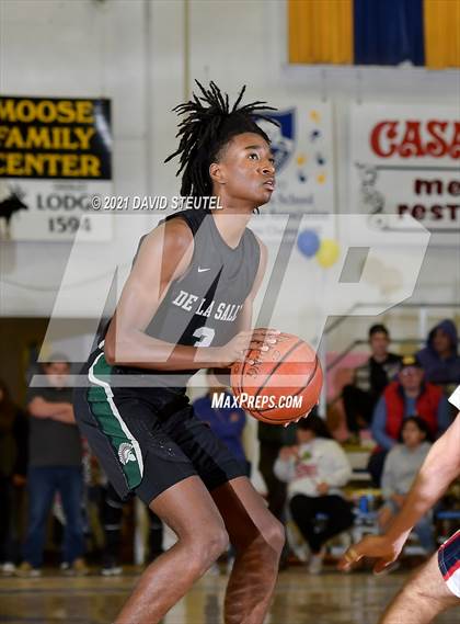 Thumbnail 2 in De La Salle vs. Campolindo (Gridley Invitational) photogallery.