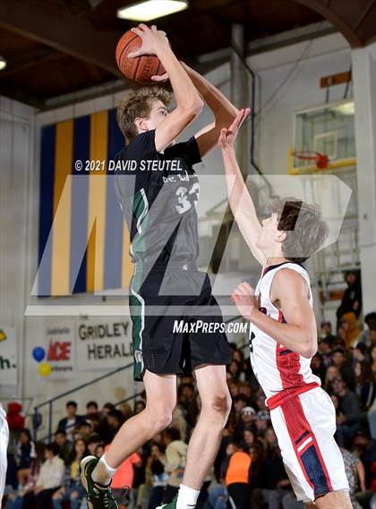 Thumbnail 1 in De La Salle vs. Campolindo (Gridley Invitational) photogallery.