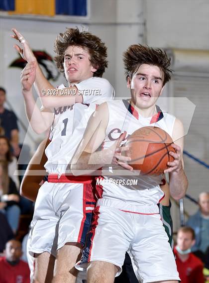 Thumbnail 3 in De La Salle vs. Campolindo (Gridley Invitational) photogallery.