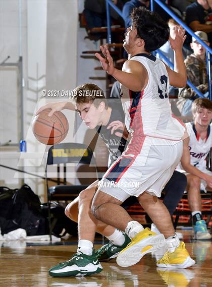 Thumbnail 1 in De La Salle vs. Campolindo (Gridley Invitational) photogallery.