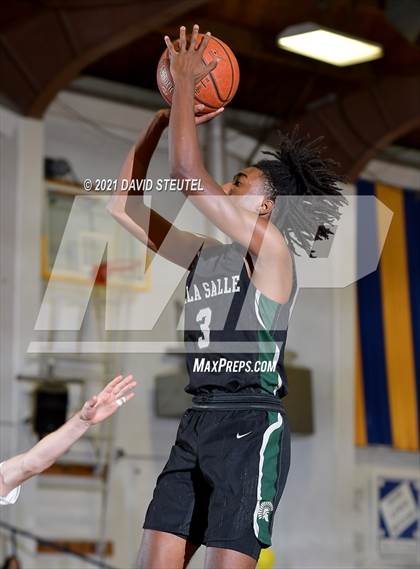 Thumbnail 3 in De La Salle vs. Campolindo (Gridley Invitational) photogallery.