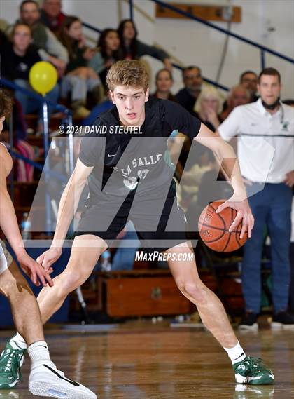 Thumbnail 1 in De La Salle vs. Campolindo (Gridley Invitational) photogallery.