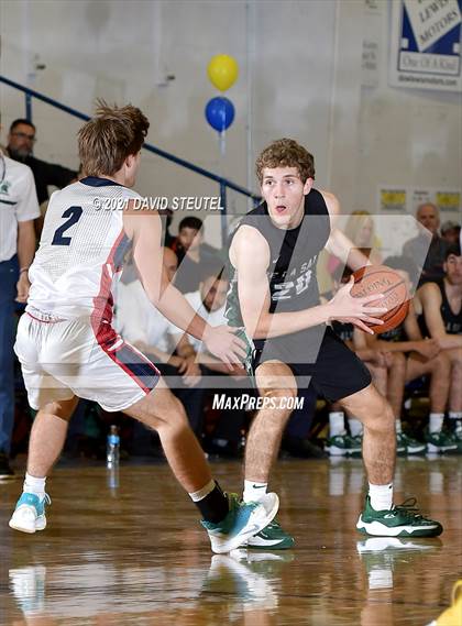 Thumbnail 1 in De La Salle vs. Campolindo (Gridley Invitational) photogallery.