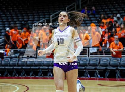 Thumbnail 3 in Grand Oaks vs. Fulshear (UIL 6A Volleyball Division I Final) photogallery.