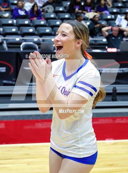 Thumbnail 1 in Grand Oaks vs. Fulshear (UIL 6A Volleyball Division I Final) photogallery.