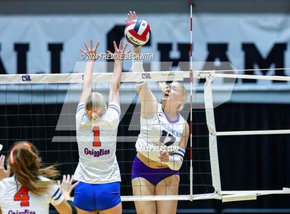Thumbnail 2 in Grand Oaks vs. Fulshear (UIL 6A Volleyball Division I Final) photogallery.