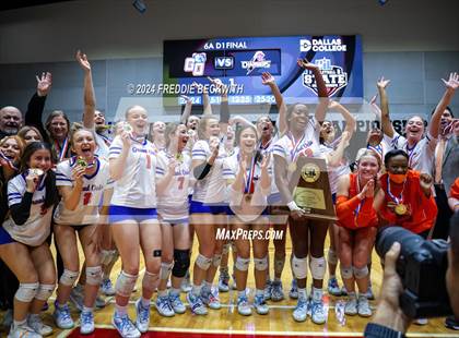 Thumbnail 3 in Grand Oaks vs. Fulshear (UIL 6A Volleyball Division I Final) photogallery.