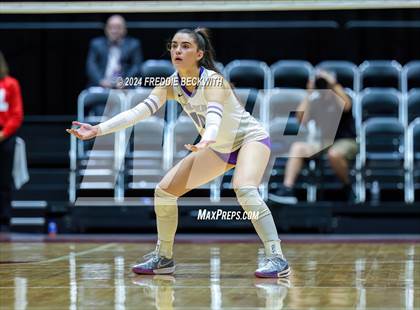 Thumbnail 1 in Grand Oaks vs. Fulshear (UIL 6A Volleyball Division I Final) photogallery.