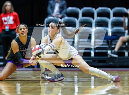 Thumbnail 3 in Grand Oaks vs. Fulshear (UIL 6A Volleyball Division I Final) photogallery.