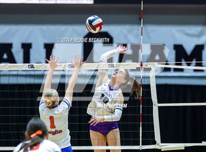 Thumbnail 1 in Grand Oaks vs. Fulshear (UIL 6A Volleyball Division I Final) photogallery.
