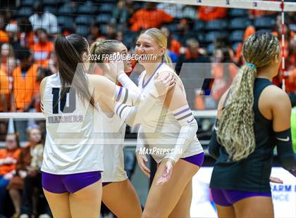 Thumbnail 3 in Grand Oaks vs. Fulshear (UIL 6A Volleyball Division I Final) photogallery.
