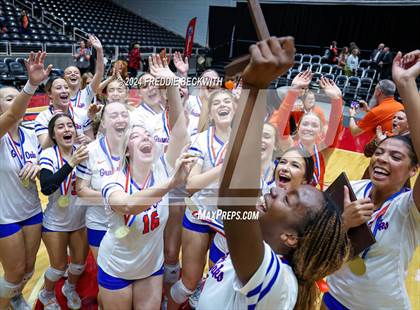 Thumbnail 2 in Grand Oaks vs. Fulshear (UIL 6A Volleyball Division I Final) photogallery.