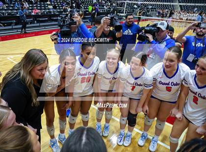 Thumbnail 1 in Grand Oaks vs. Fulshear (UIL 6A Volleyball Division I Final) photogallery.