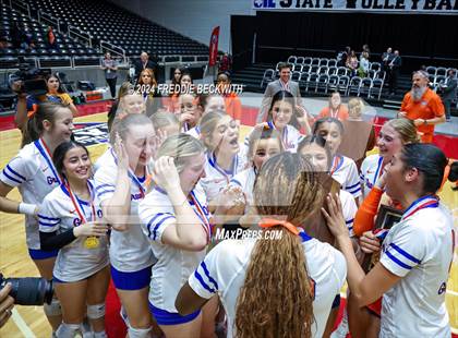 Thumbnail 1 in Grand Oaks vs. Fulshear (UIL 6A Volleyball Division I Final) photogallery.