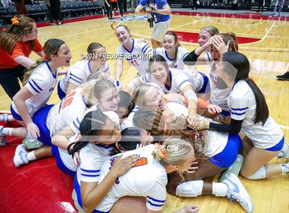 Thumbnail 2 in Grand Oaks vs. Fulshear (UIL 6A Volleyball Division I Final) photogallery.