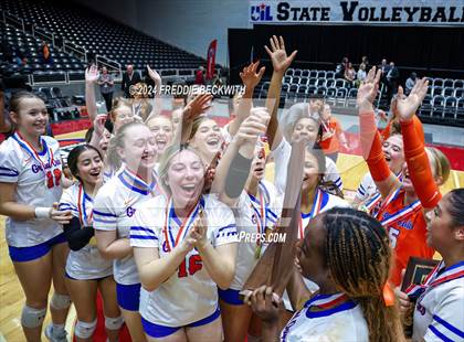 Thumbnail 3 in Grand Oaks vs. Fulshear (UIL 6A Volleyball Division I Final) photogallery.