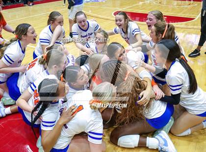 Thumbnail 3 in Grand Oaks vs. Fulshear (UIL 6A Volleyball Division I Final) photogallery.