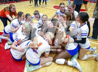 Thumbnail 2 in Grand Oaks vs. Fulshear (UIL 6A Volleyball Division I Final) photogallery.