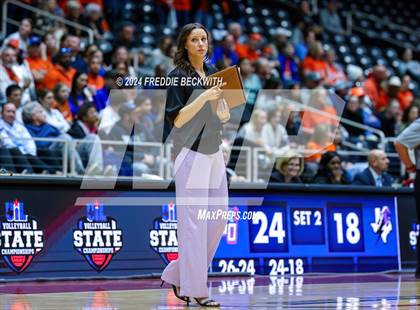Thumbnail 1 in Grand Oaks vs. Fulshear (UIL 6A Volleyball Division I Final) photogallery.