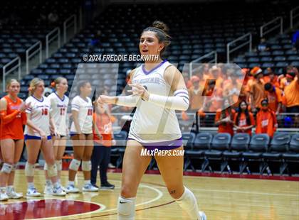 Thumbnail 1 in Grand Oaks vs. Fulshear (UIL 6A Volleyball Division I Final) photogallery.