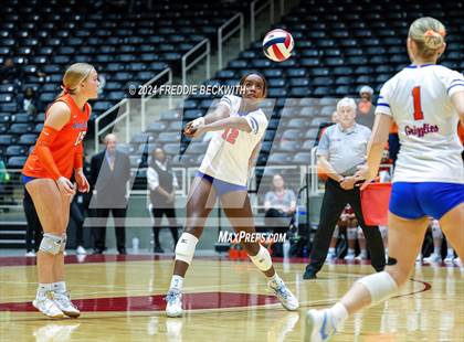 Thumbnail 2 in Grand Oaks vs. Fulshear (UIL 6A Volleyball Division I Final) photogallery.