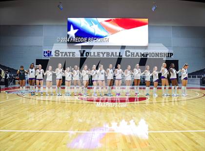 Thumbnail 3 in Grand Oaks vs. Fulshear (UIL 6A Volleyball Division I Final) photogallery.