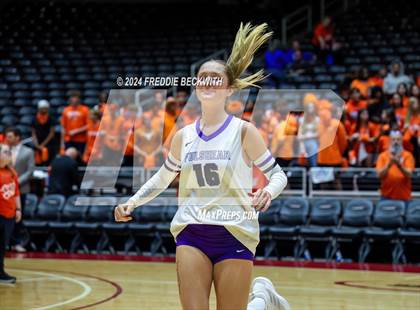 Thumbnail 3 in Grand Oaks vs. Fulshear (UIL 6A Volleyball Division I Final) photogallery.